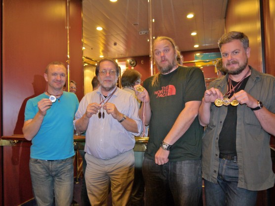 Sven, Olle, Björns och Stellan med medaljer.