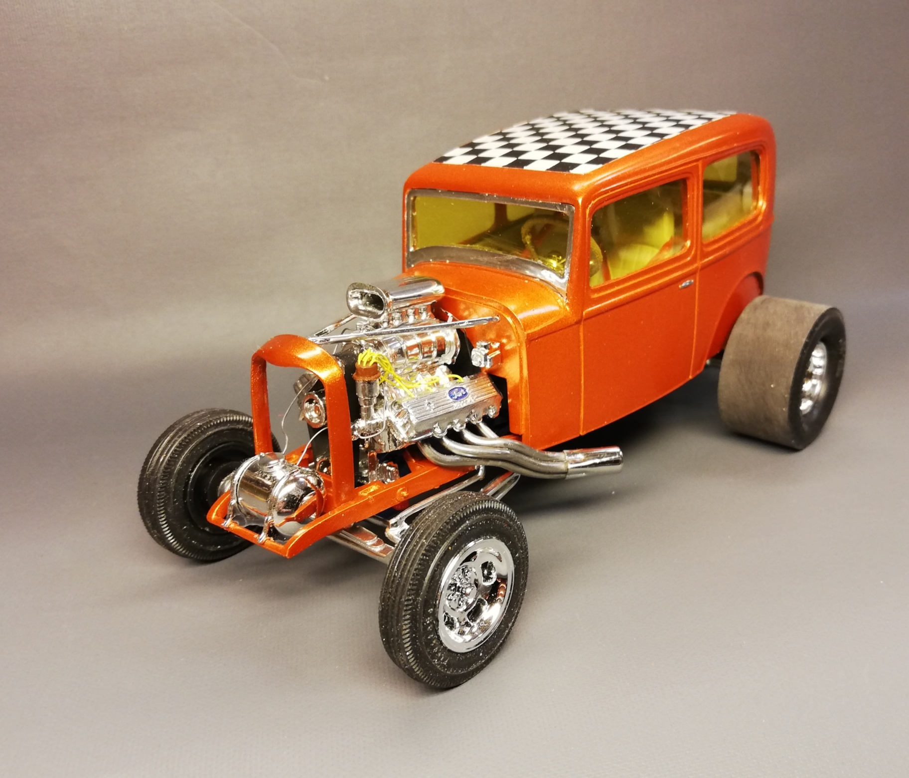 MPC 1932 Ford Sedan Delivery