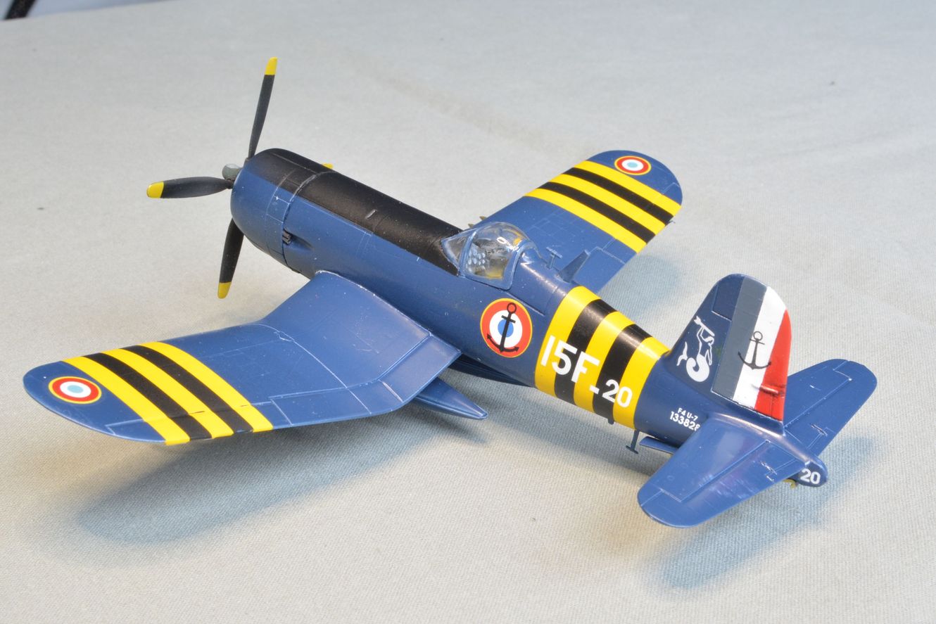 Italeri Vought F4U-7 Corsair _02.jpg