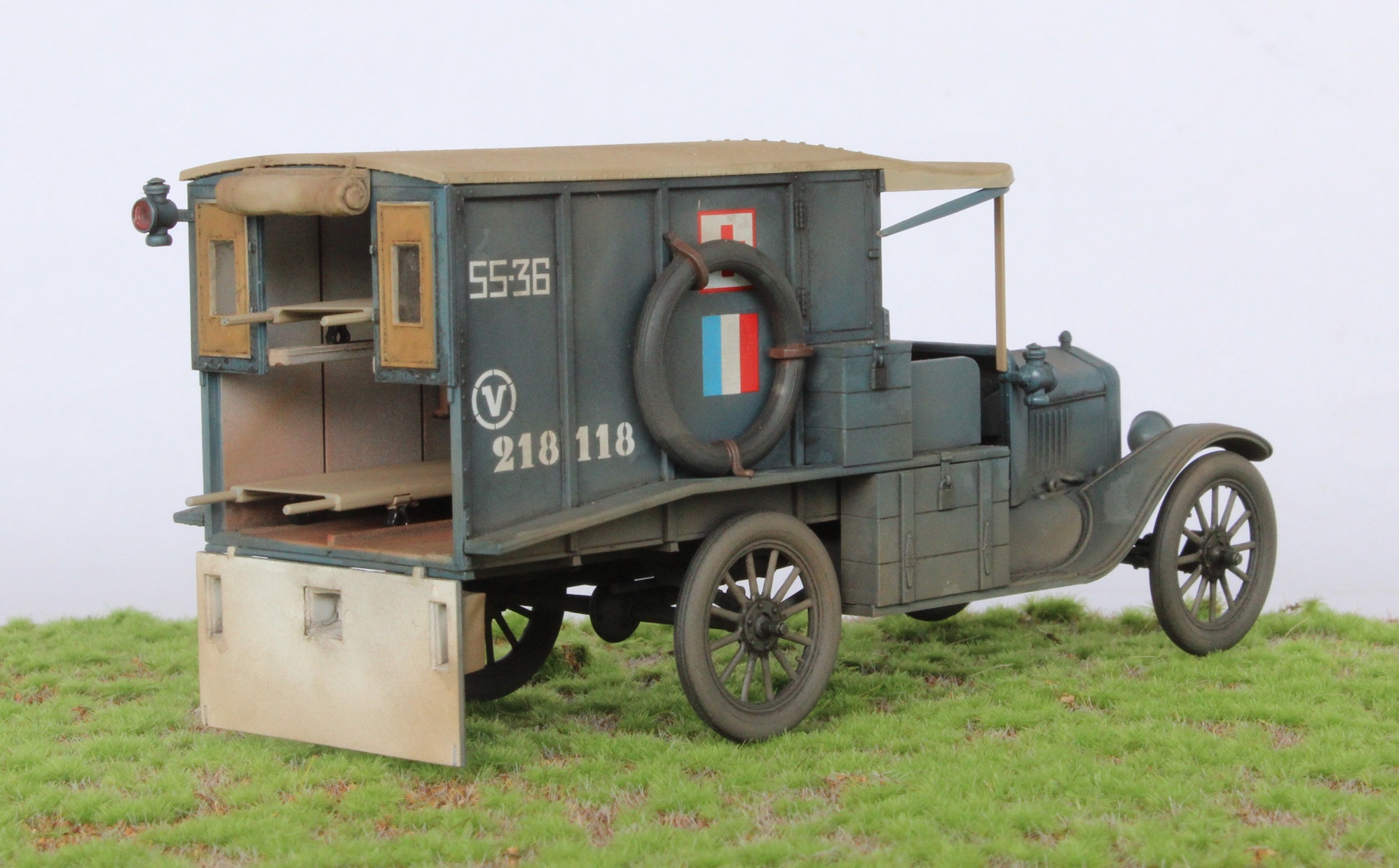 Ford model T ambulans foto3.jpg