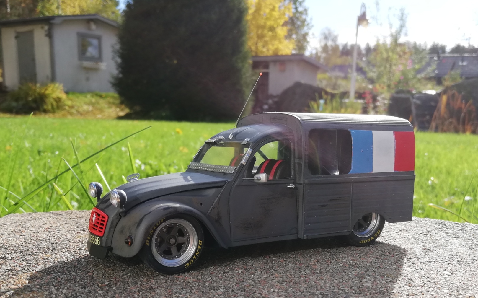 Tamiya/EBBRO Citroen 2CV racer aka Baguetti.