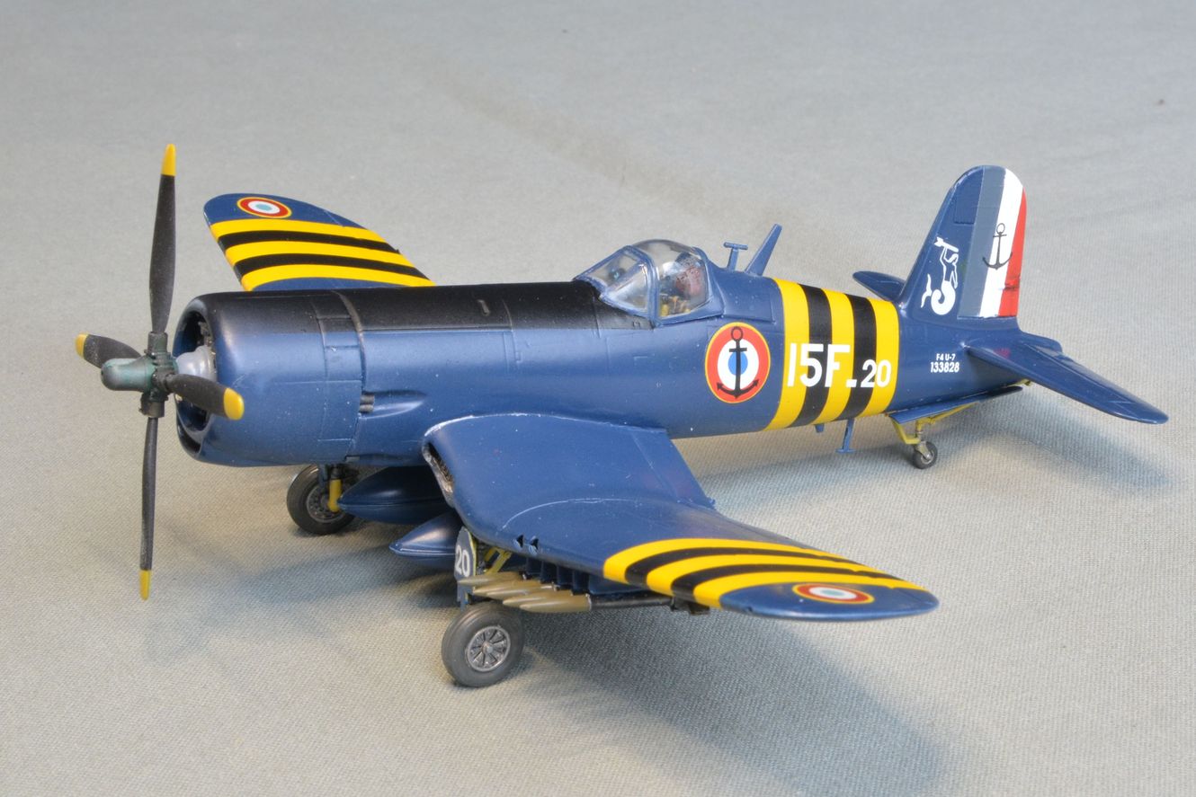 Italeri Vought F4U-7 Corsair .jpg