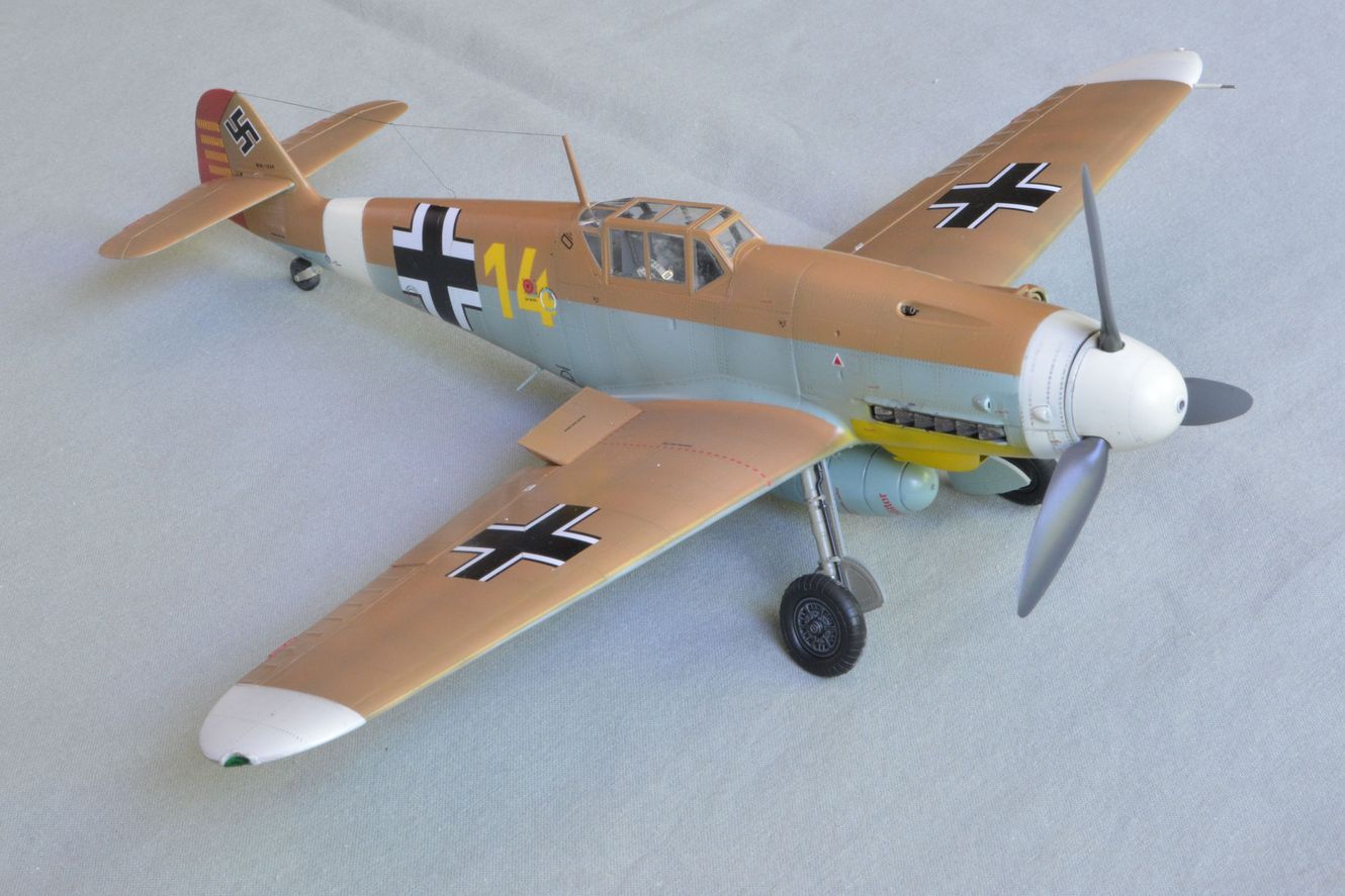 Trumpeter Messerschmitt Bf-109F-4-Trop_02 - kopia.jpg